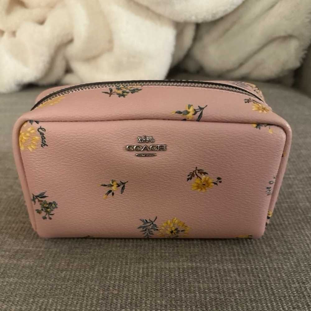 Coach small cosmetics case - image 1