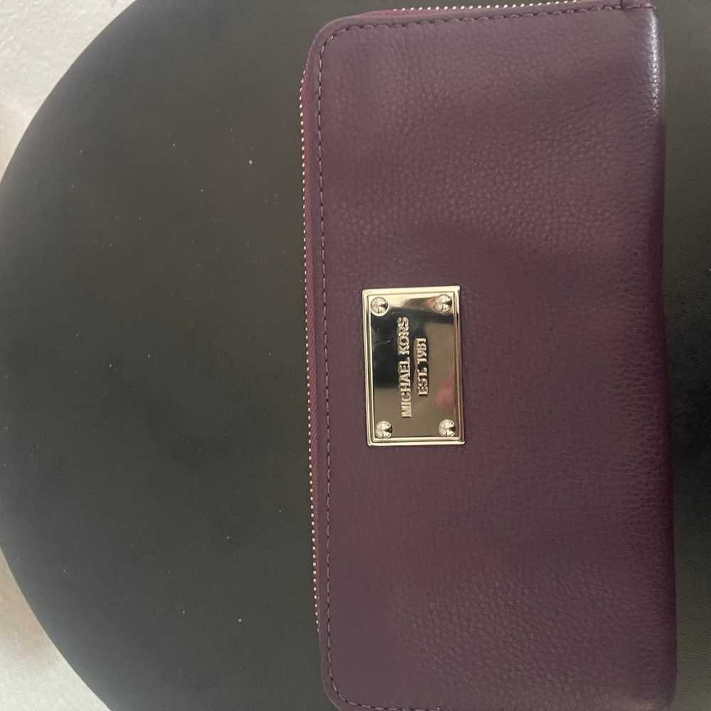 Michael Kors purple purse with matching wallet - image 5