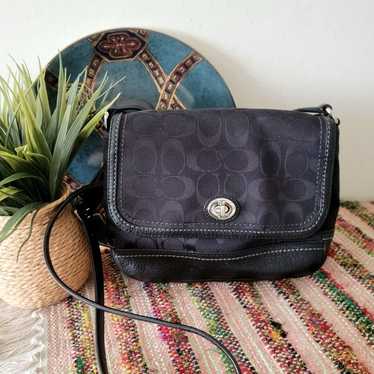 Like new Coach black crossbody bag turnlock