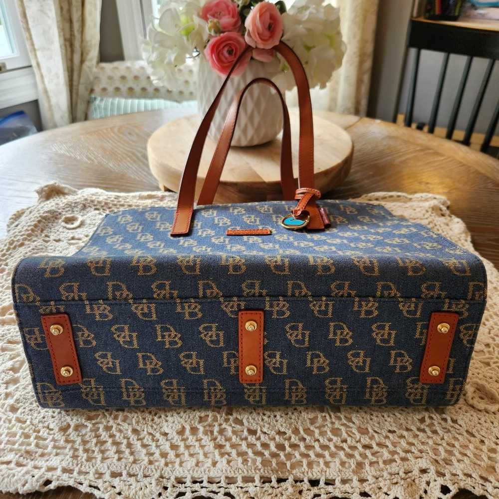 Dooney and Bourke East West Blue Tote Logo Keycha… - image 4