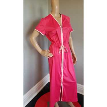 Vintage 70s VTG Vanity Fair Hot Pink Robe with Lig