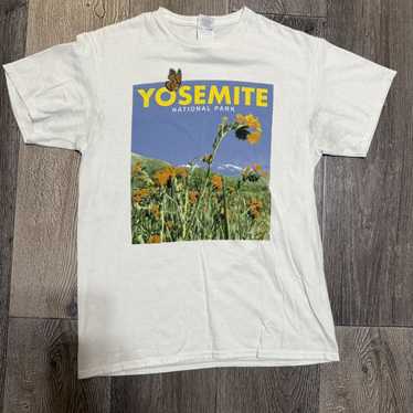 Vintage Yosemite national park gift shop shirt