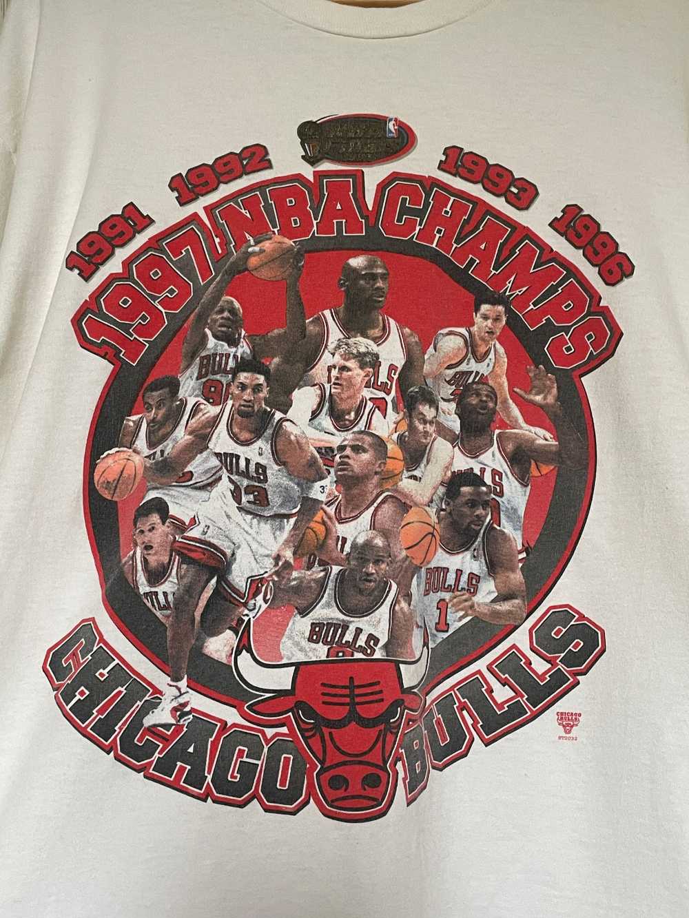 Vintage Chicago Bulls 1997 Championship Tee - image 2