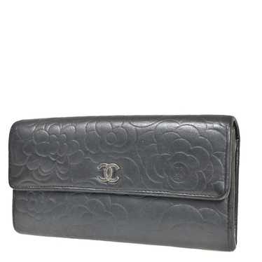 Chanel Camélia Black Leather Wallet (Pre-Owned) - image 1