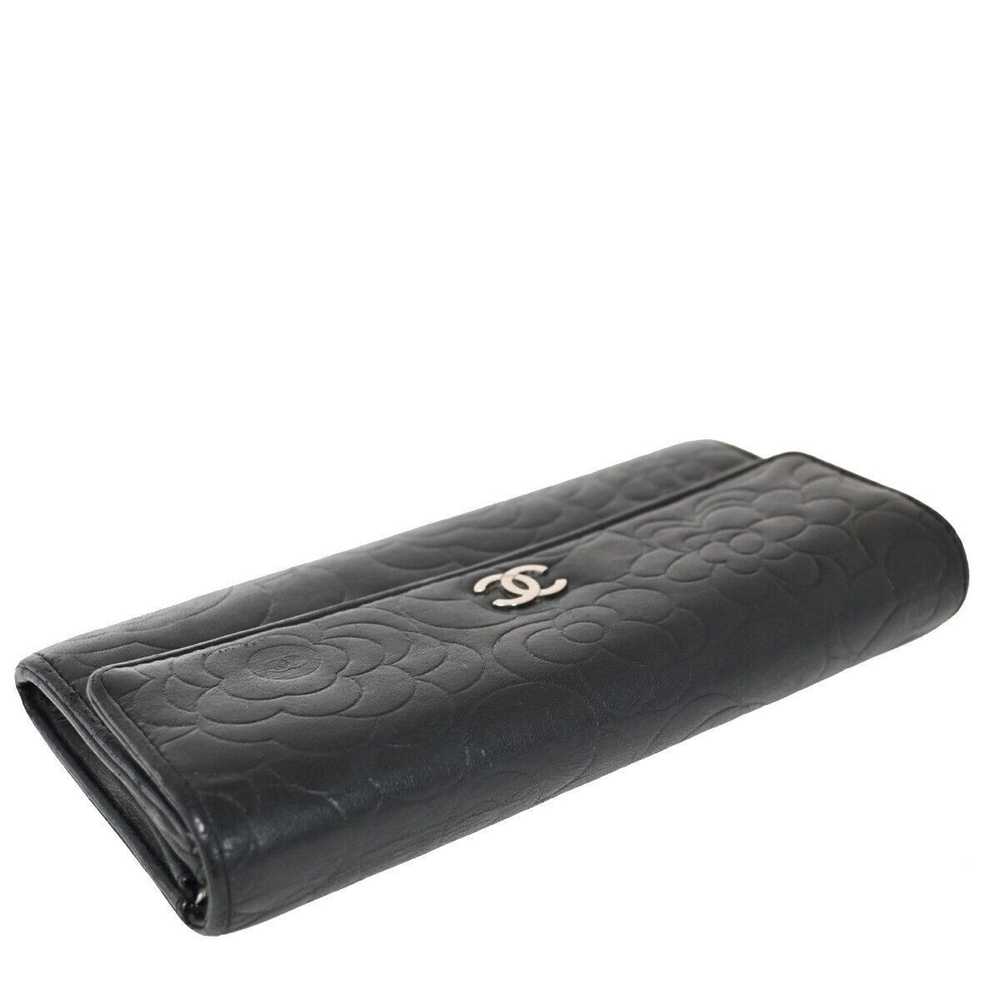 Chanel Camélia Black Leather Wallet (Pre-Owned) - image 4