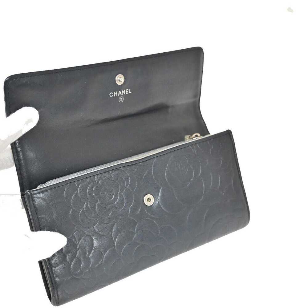 Chanel Camélia Black Leather Wallet (Pre-Owned) - image 9