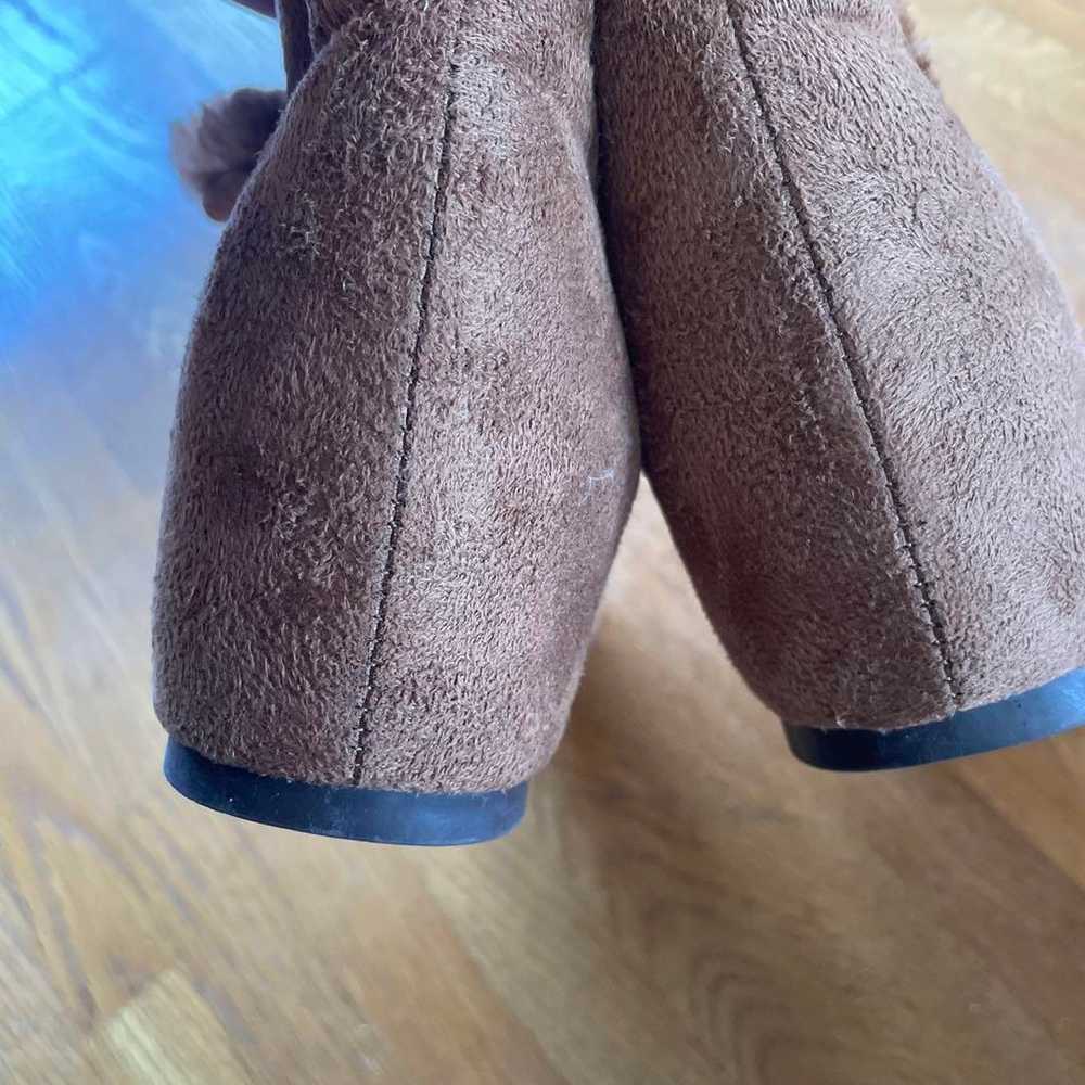 Brown suede short boots with fur. - image 4