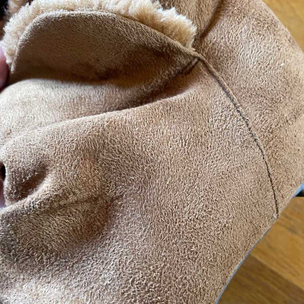 Brown suede short boots with fur. - image 6