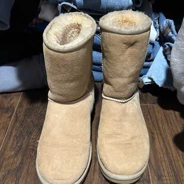 UGG classic short boot - tan size 8 - image 1