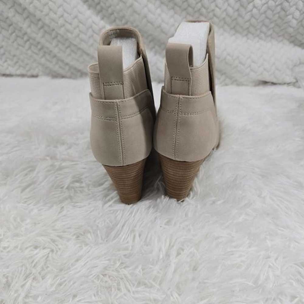 DV by Dolce Vita  Beige Gerdy Bootie 9.5 - image 6