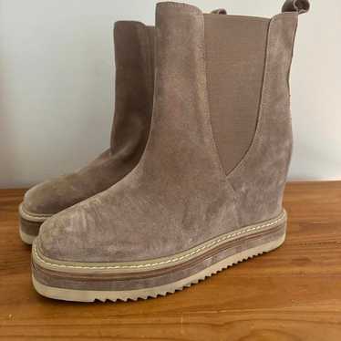 Vince Camuto Size 9 Suede Wedge Ankle Boots