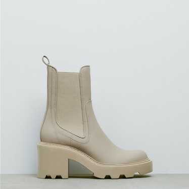 Zara rubberized heeled ankle boot size 6.5