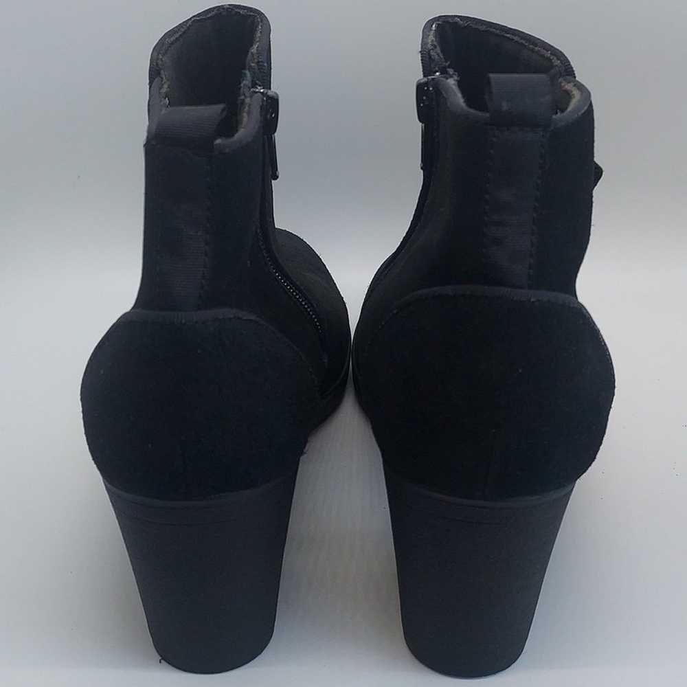 EUC Clarks women's booties - image 3