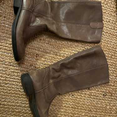 Kenneth Cole leather boots like 6.5 light neutral 