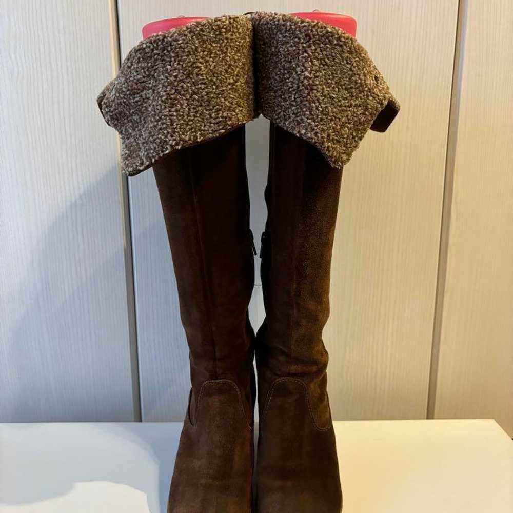 Brown suede knee-high boots with wedge heel. - image 11