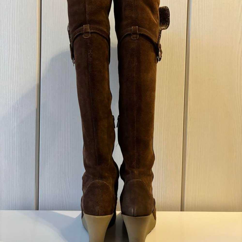 Brown suede knee-high boots with wedge heel. - image 2