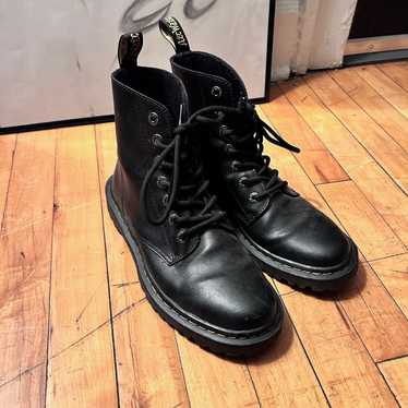 dr martens black boots 1460