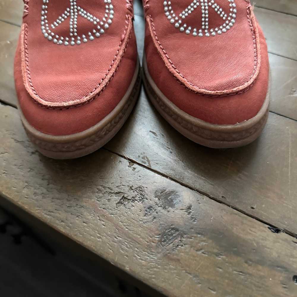 Lucky Brand Redmy Rancho Red Peace Sign Loafer 8 - image 4