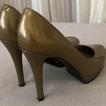 DIANA Pin Heel Pumps Gold