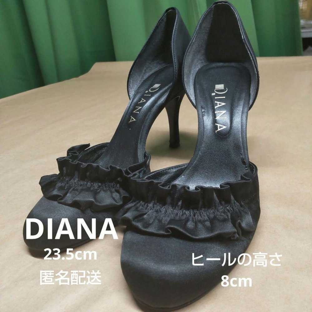 Excellent item [DIANA] Round Toe Frill Pumps. - image 1