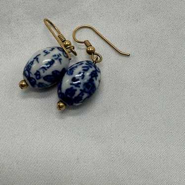 NBDN Nobrandedon VTG porcelain blue and white ear… - image 1