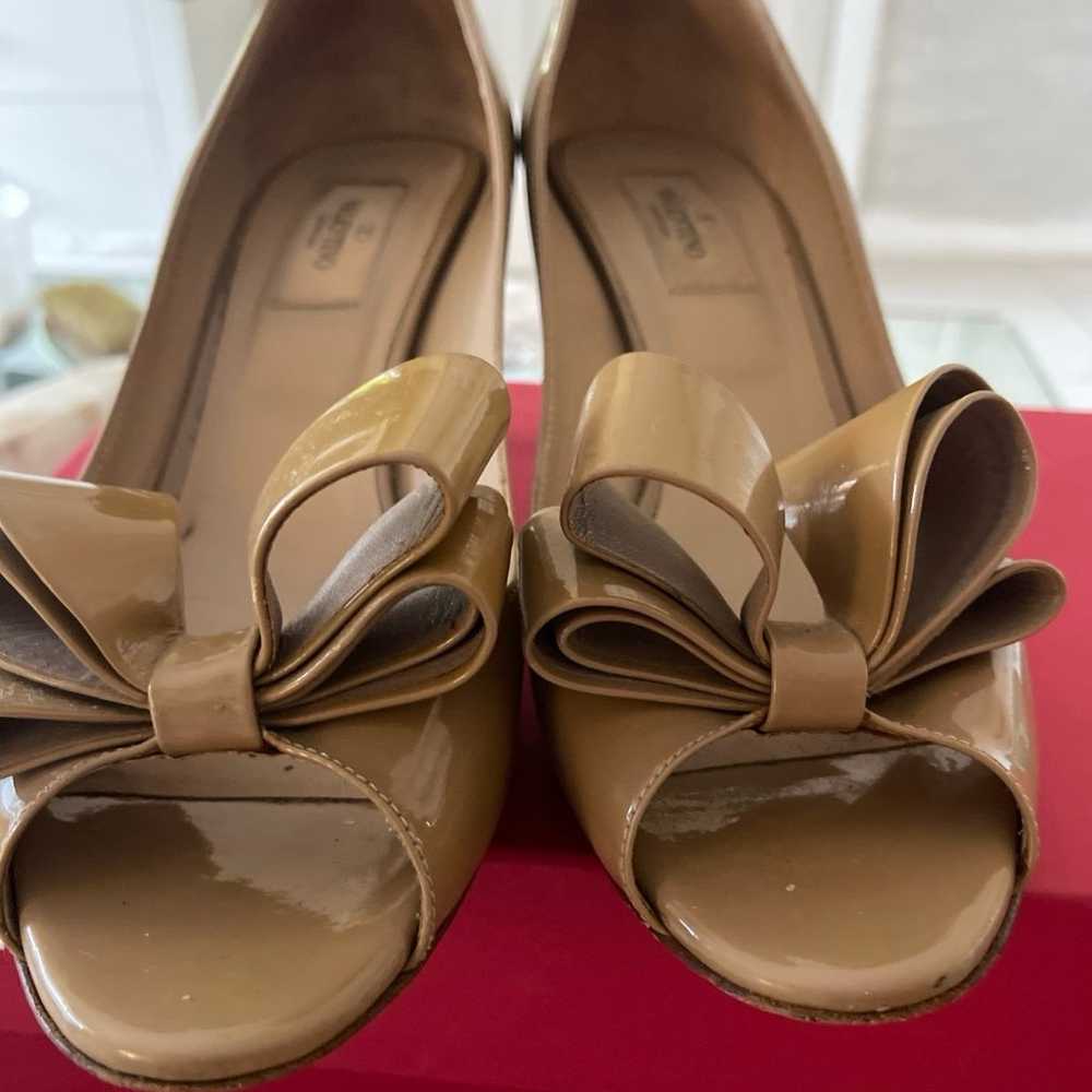 Valentino Garavani pumps - image 2