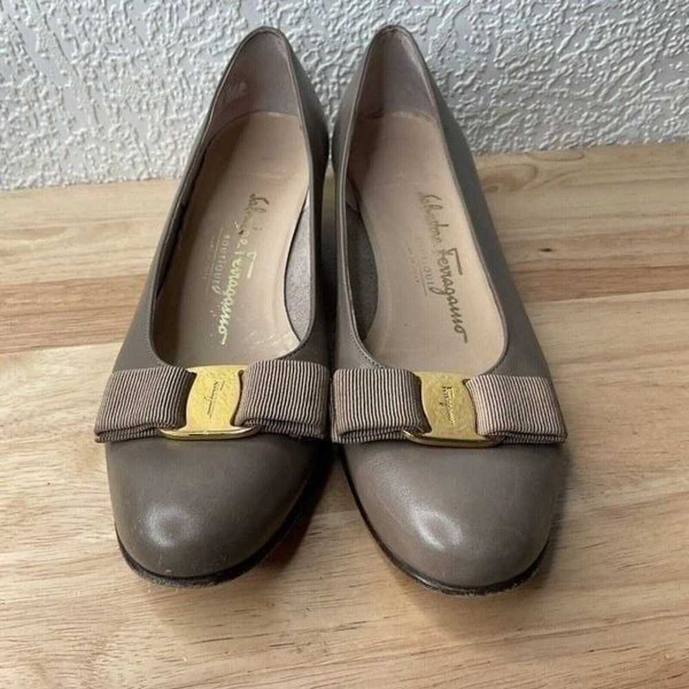 Salvatore Ferragamo Vara Bow Women's Gray/Brown L… - image 10