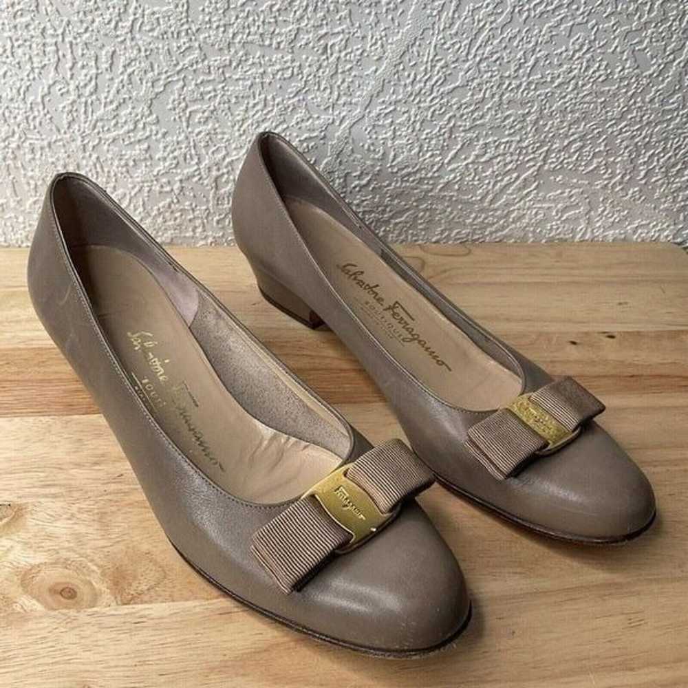 Salvatore Ferragamo Vara Bow Women's Gray/Brown L… - image 4