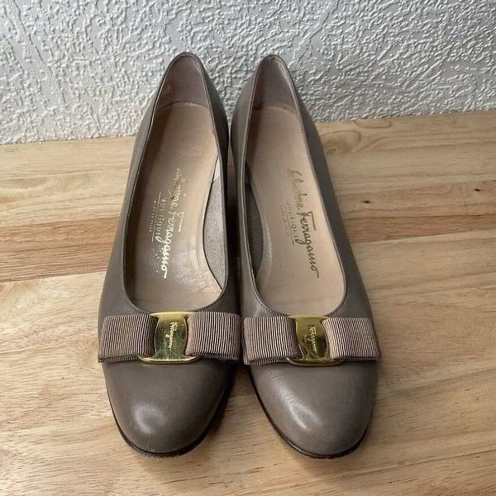 Salvatore Ferragamo Vara Bow Women's Gray/Brown L… - image 8