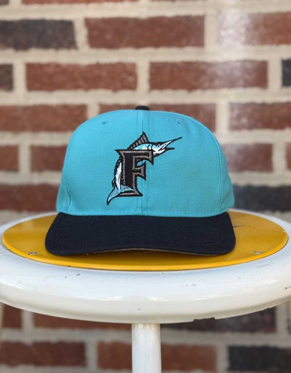 MLB Vintage 90’s New Era MLB Florida Marlins Plai… - image 1