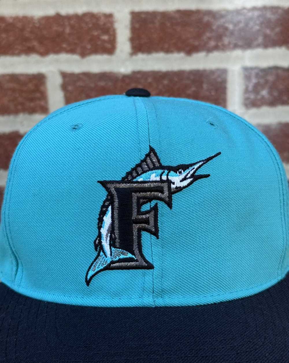 MLB Vintage 90’s New Era MLB Florida Marlins Plai… - image 2