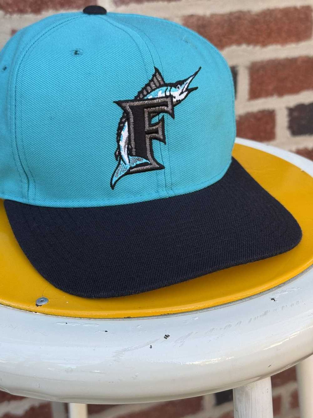 MLB Vintage 90’s New Era MLB Florida Marlins Plai… - image 4