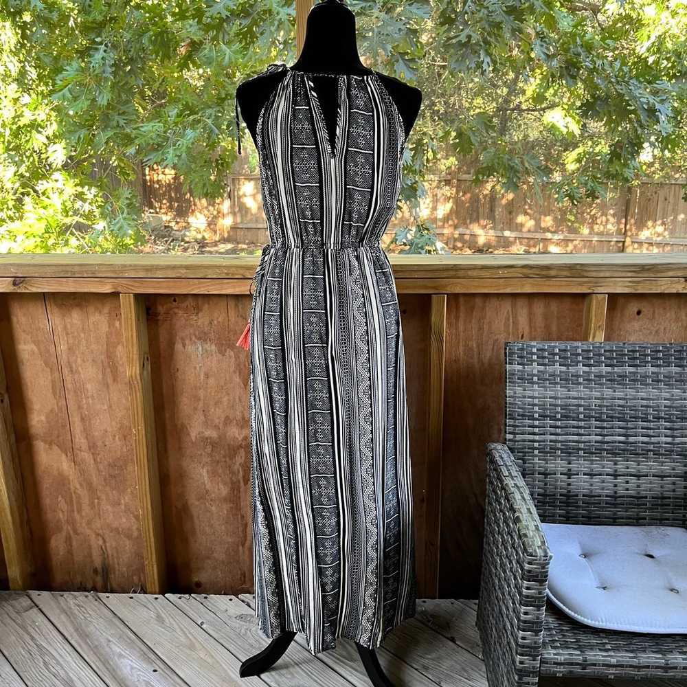 THML Black And White Printed Boho Maxi Dress Size… - image 4