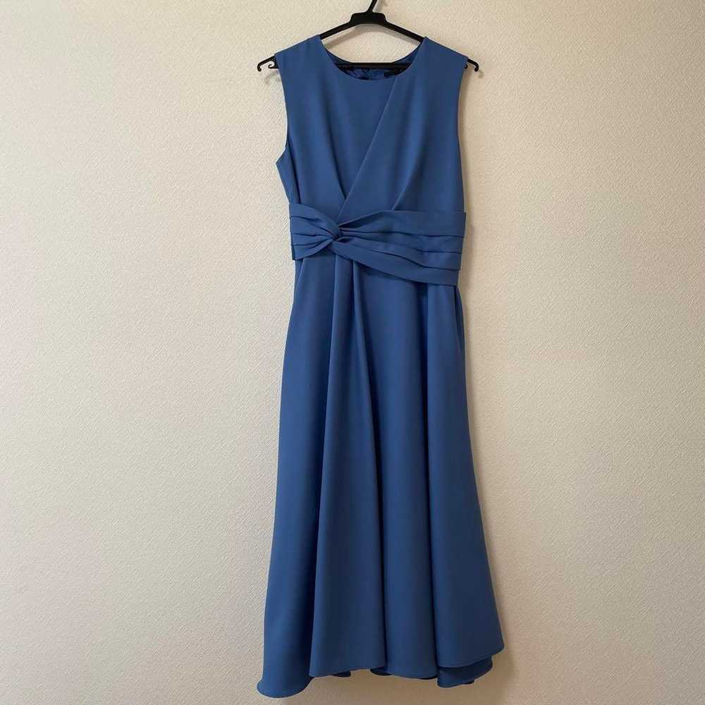 Elegant blue sleeveless dress - image 1