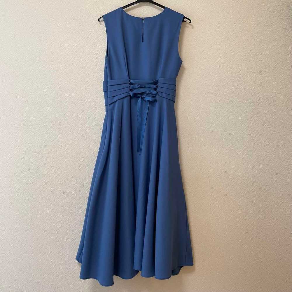 Elegant blue sleeveless dress - image 2