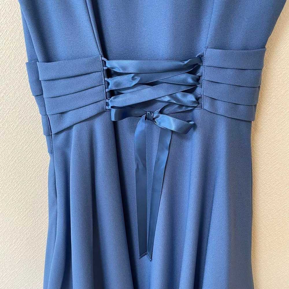 Elegant blue sleeveless dress - image 3