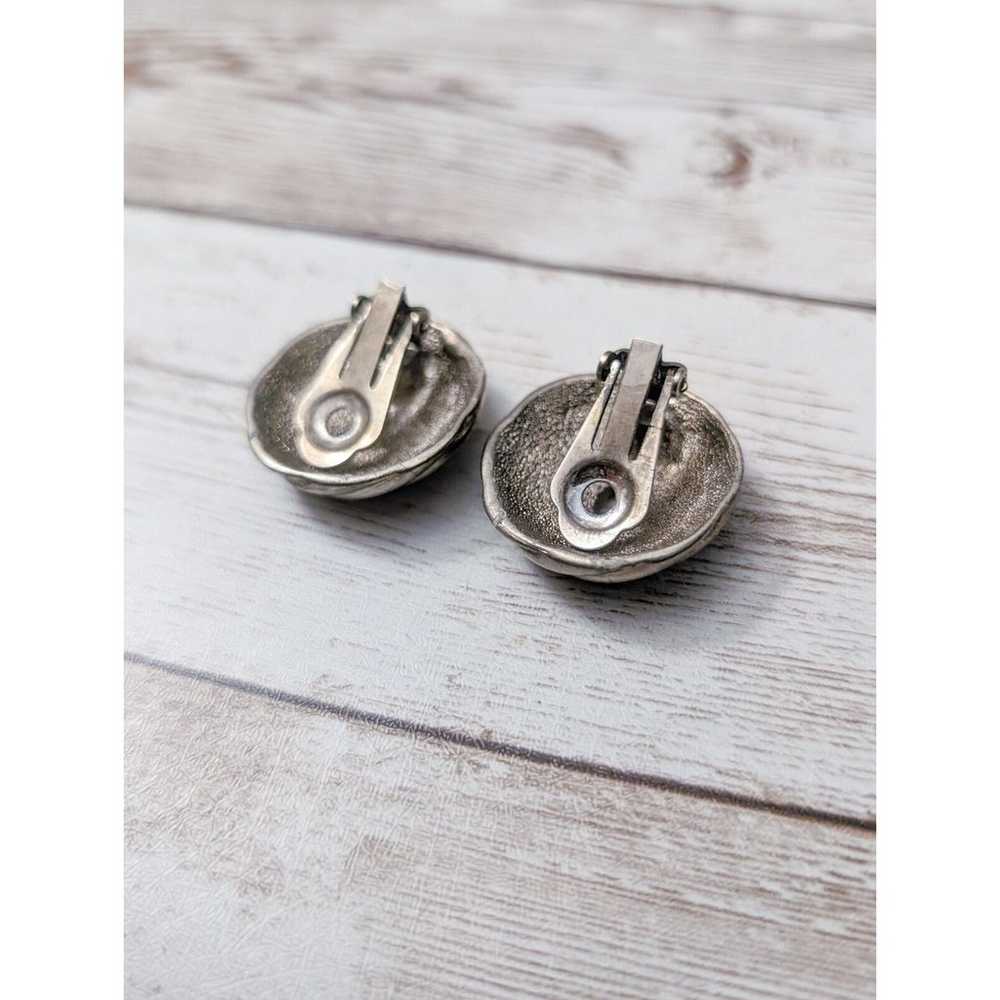 Vintage Clip On Earrings - 1" Aged Silver Tone Ci… - image 6