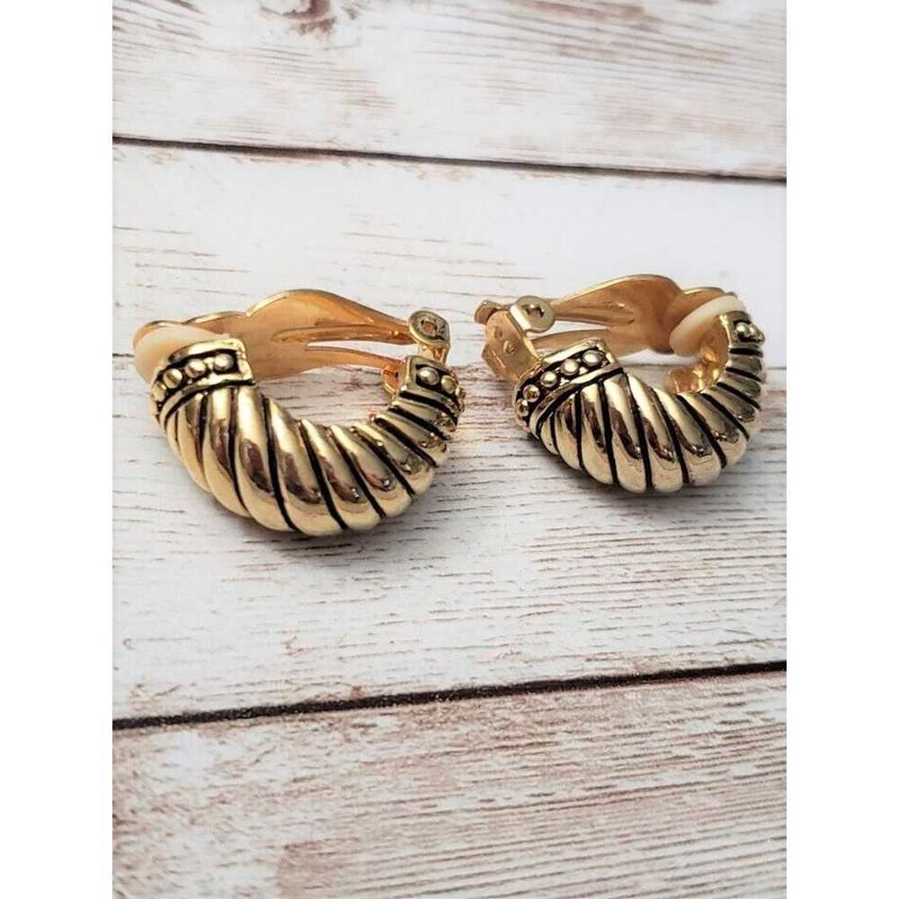 Vintage Clip On Earrings Chunky Statement Gold To… - image 2