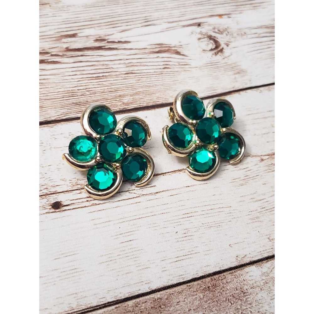 Vintage Clip On Earrings Large Green Gem Flower S… - image 5