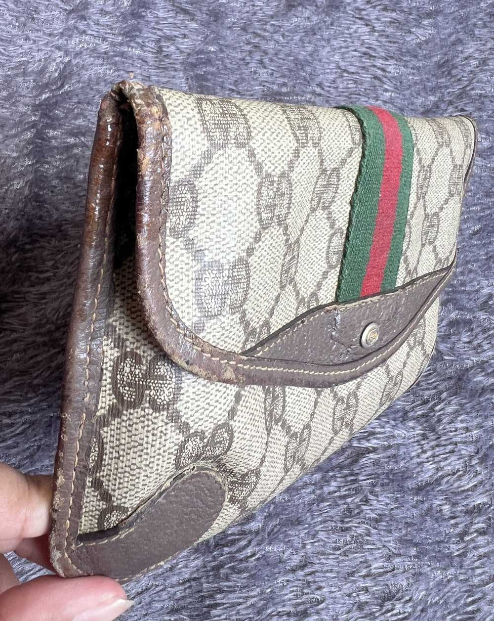 Gucci GG supreme clutch - image 3