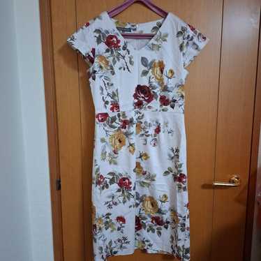 Laura Ashley Floral Dress Size 9 - image 1