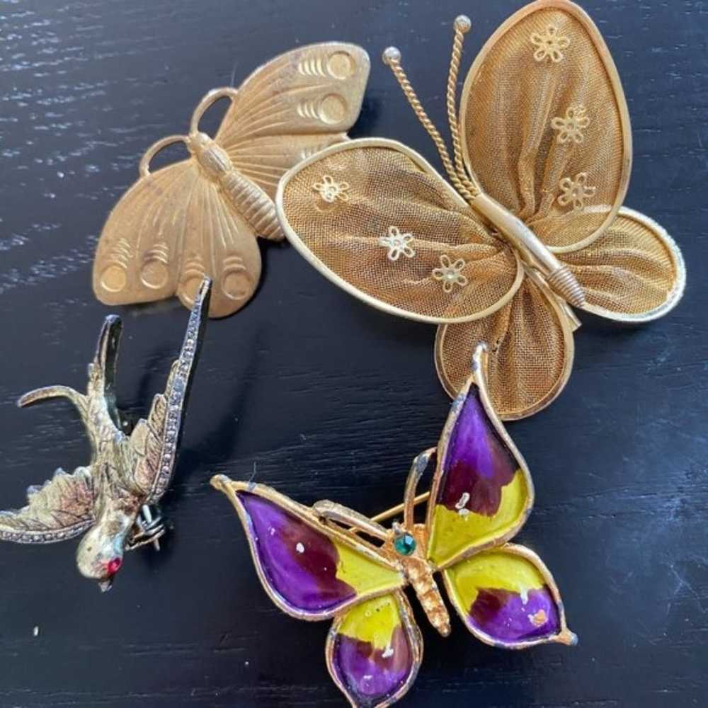 VIntage Butterfly and Bird gold-tone brooches - image 5