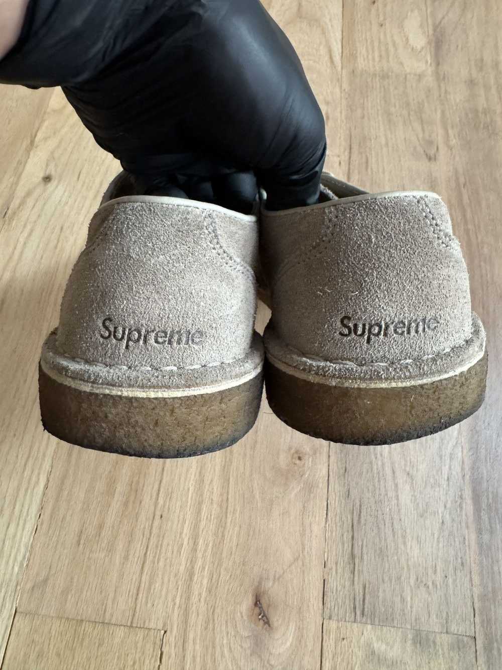 Clarks × Supreme Supreme x Clarks Desert Boot Mal… - image 2