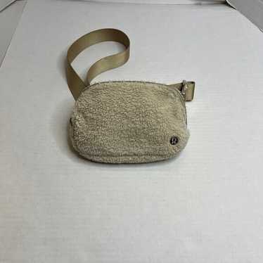 Lululemon Everywhere Belt Bag 1L Sherpa Fleece Cre