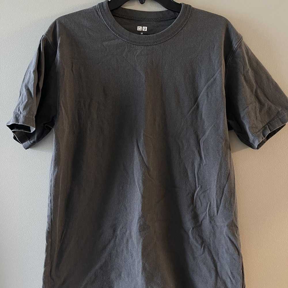 Uniqlo Uniqlo Dark Grey Tee U Crew Neck Size Medi… - image 1