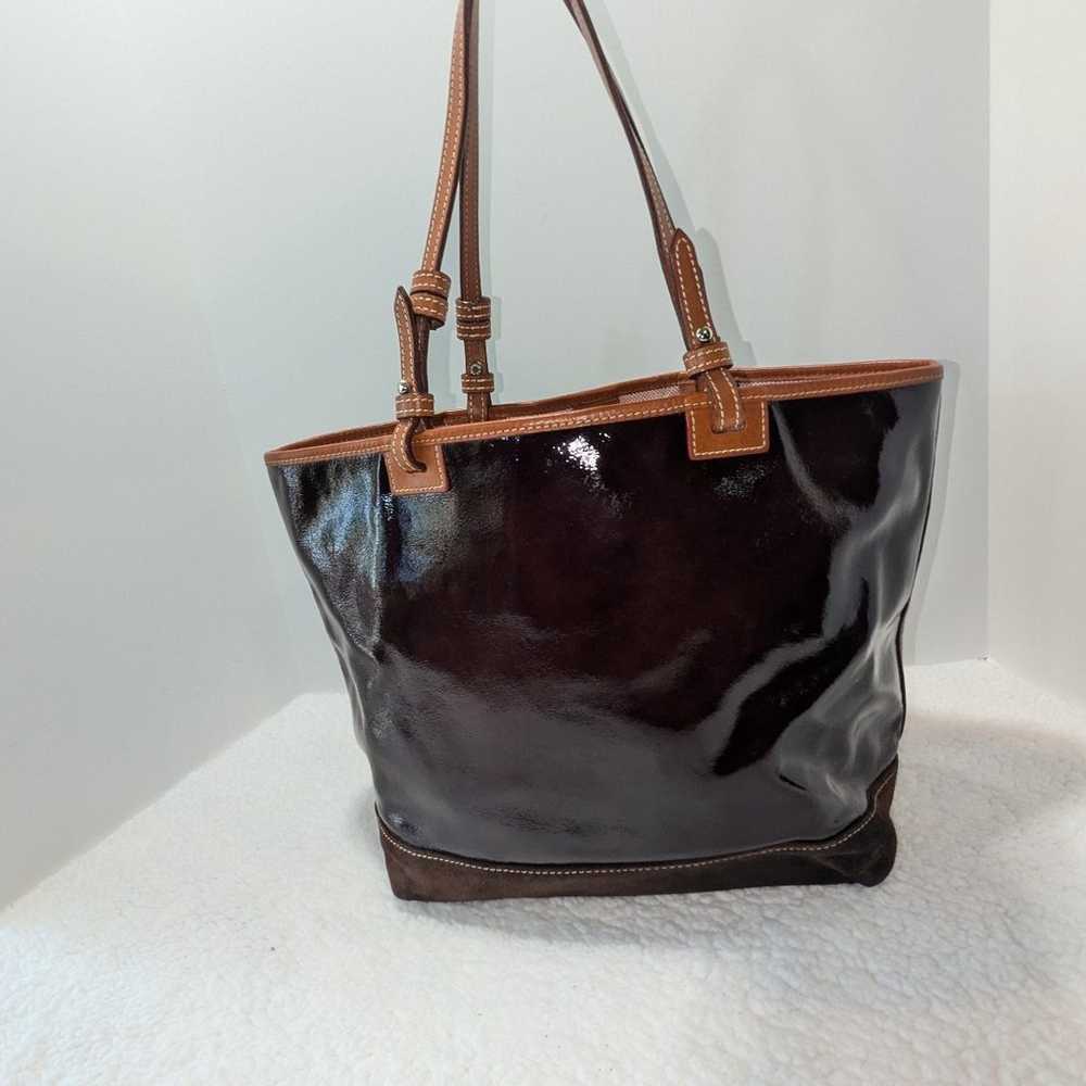 DOONEY AND BOURKE BLACK PATENT LEATHER TOTE W/SUE… - image 3