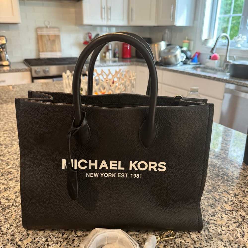 Micheal Kors Leather Tote bag - image 2