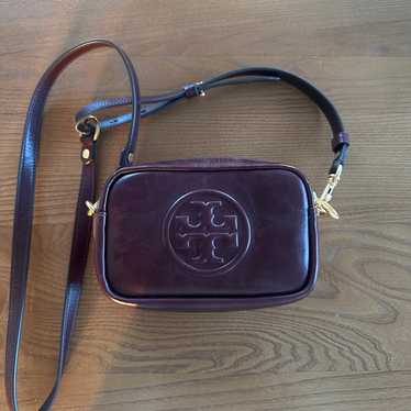 Tory Burch Perry Bombé Glazed Crossbody (Burgundy)