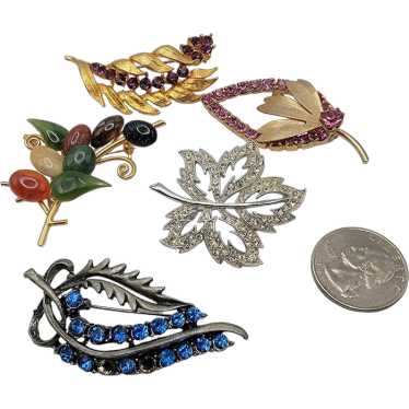 Lot of Five Vintage Brooches - image 1