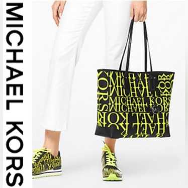 MICHAEL KORS Eva Large Newsprint Logo Leather Tot… - image 1